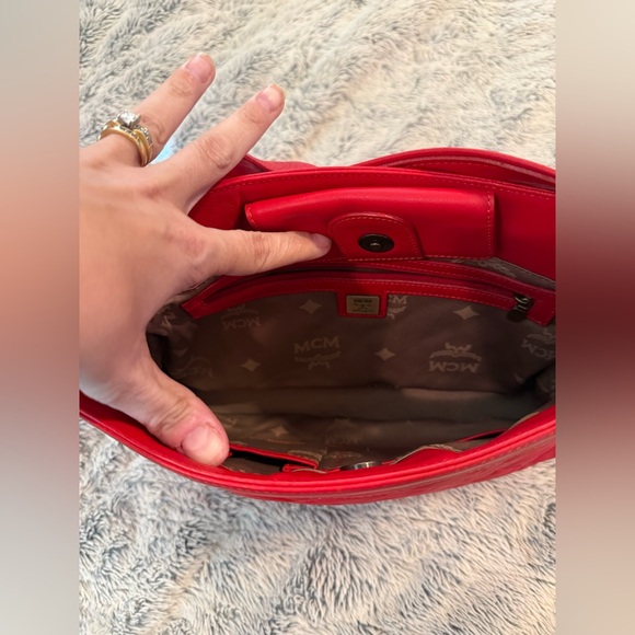 ❤️Authentic MCM Leather Shoulder Bag❤️ - Picture 8 of 9